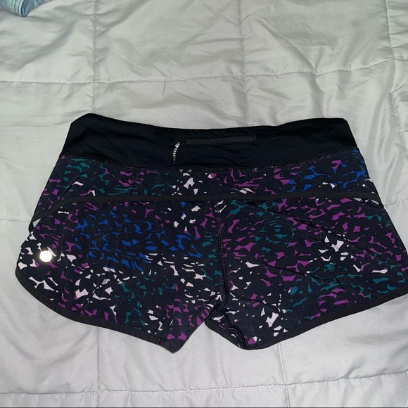 Lululemon Speed Up Shorts Size 6 - Picture 2 of 6